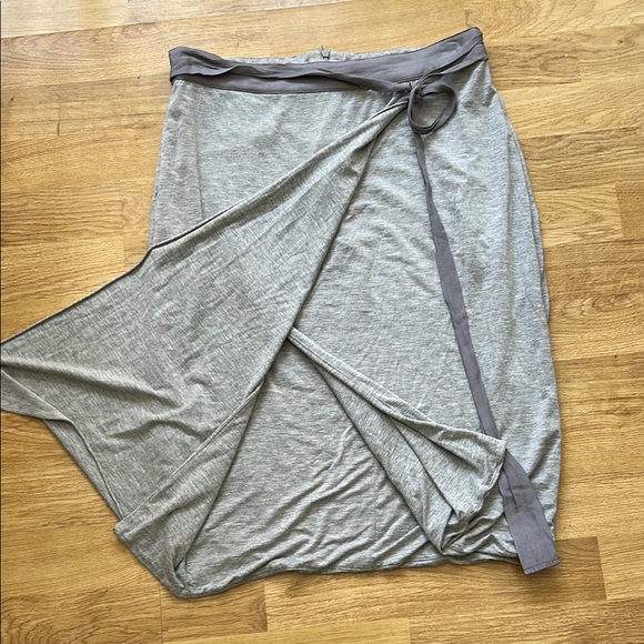 RUDSAK Women’s Grey Jersey Midi Skirt - Picture 9 of 10